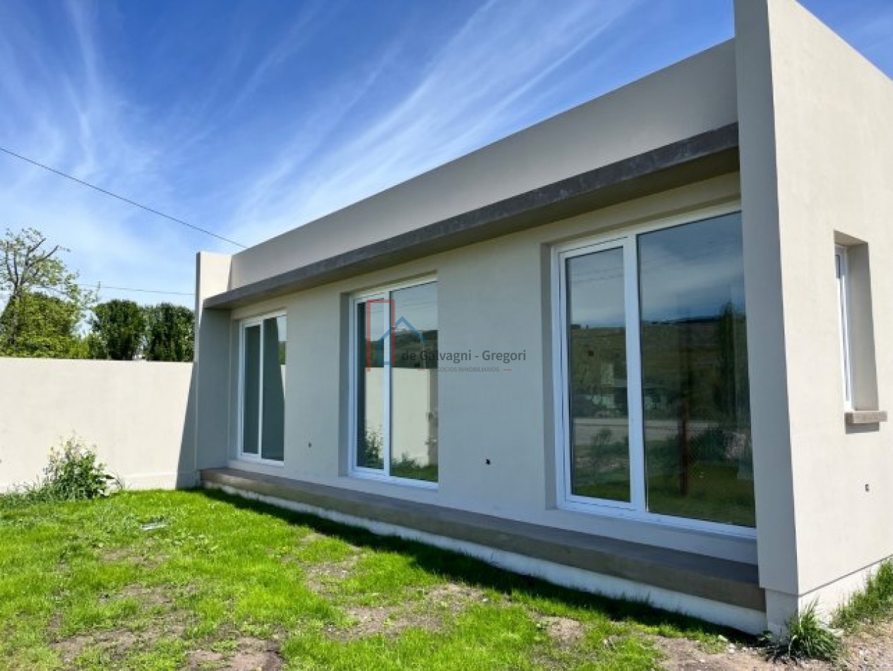 Casa a estrenar en Barrio Golf